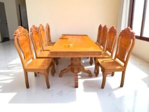 Ưu điểm bàn ăn gỗ so với bàn kính