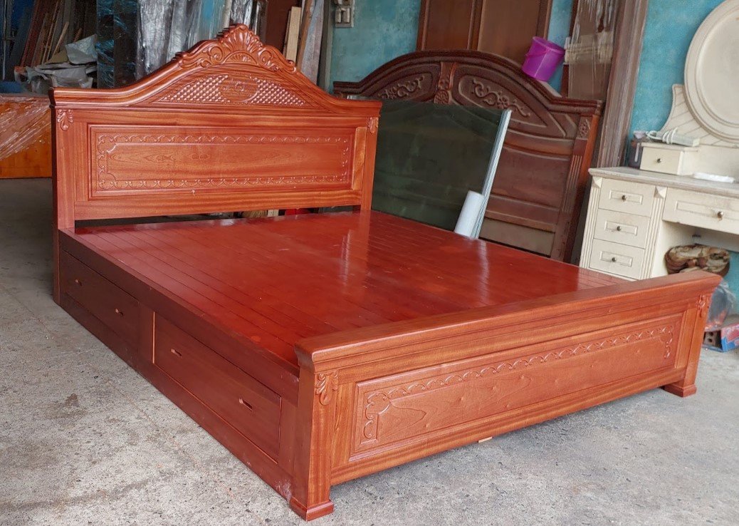 Đánh giá lớp sơn hoàn thiện là bí quyết chọn giường gỗ giá tốt an toàn