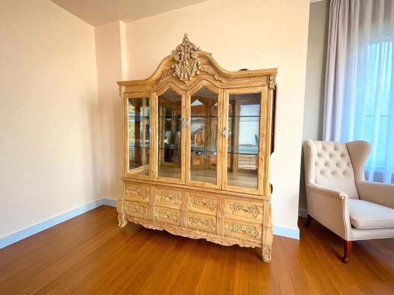6 Cách Trang Trí Tủ Rượu Đơn Giản Mà Đẹp 2 6 cách trang trí tủ rượu đơn giản