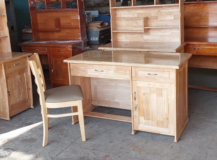 Bàn ghế nhân viên văn phòng phong cách tối giản