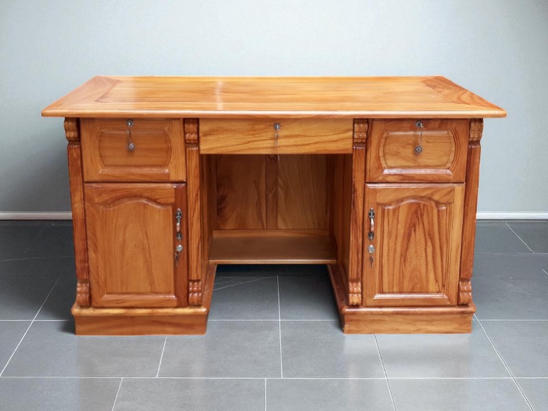 Mẫu Bàn Giám Đốc Đẹp Sang Trọng Cho Người Lãnh Đạo 3 Mẫu bàn giám đốc đẹp