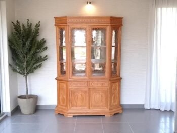Tủ rượu ngăn phòng khách và bếp
