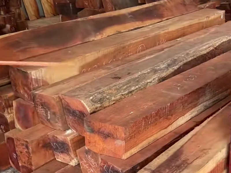 Gỗ Gõ Đỏ – Vẻ Đẹp Sang Trọng Và Giá Trị Bền Lâu 9 Gỗ Gõ Đỏ
