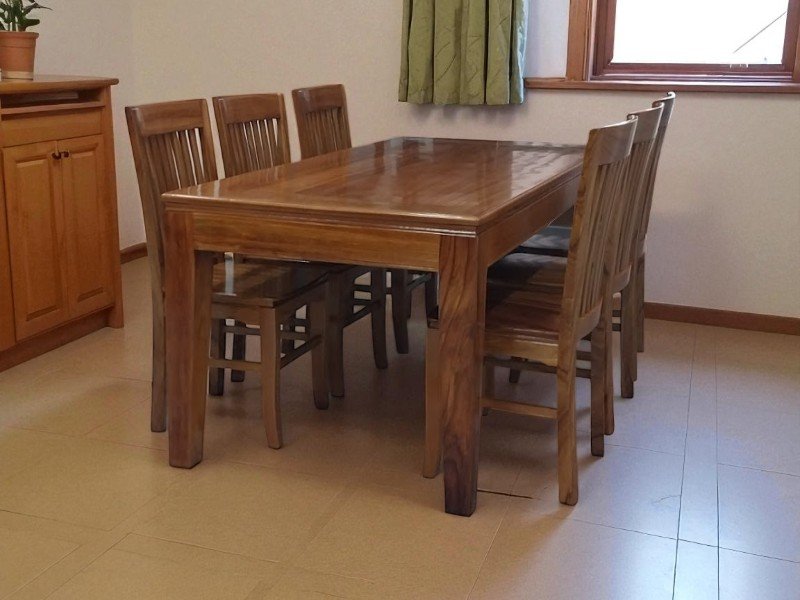 Bàn tròn ăn cơm đẹp tiện lợi cho gia đình Việt 6 Bàn tròn ăn cơm