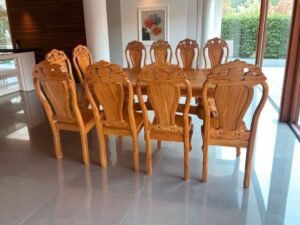 Loại bàn ăn gỗ công nghiệp