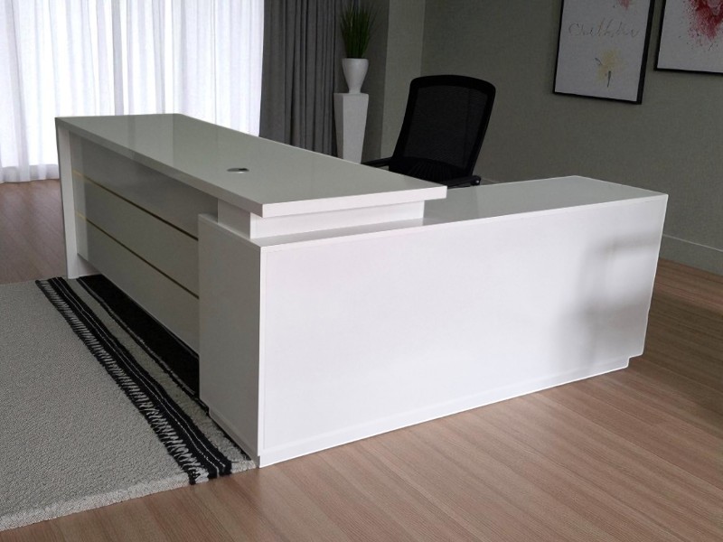 Bàn làm việc gỗ gõ đỏ sang trọng cho không gian hiện đại 4 bàn làm việc gỗ gõ đỏ
