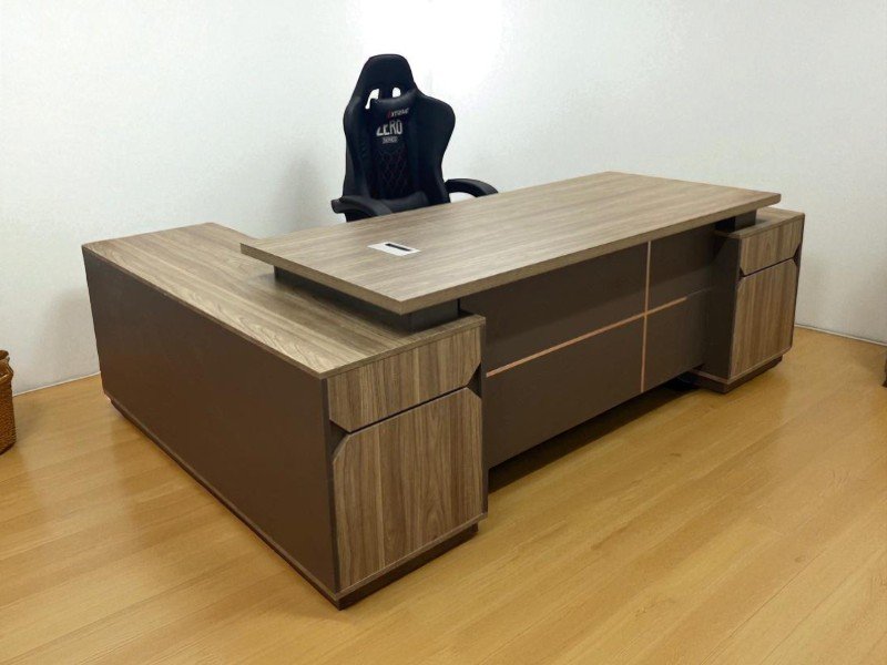 Bàn làm việc ở TPHCM