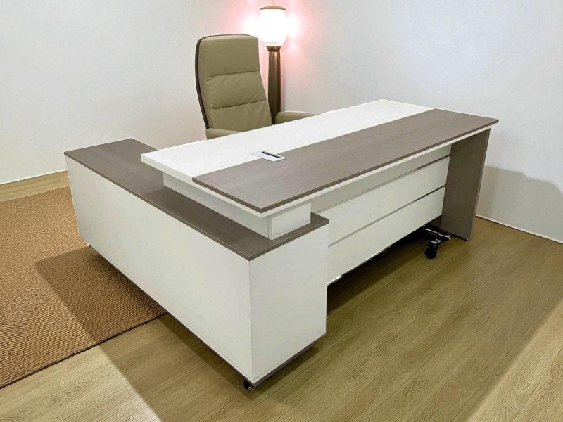 Bàn làm việc ở TPHCM