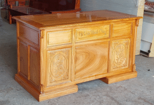 Giá bàn làm việc bao nhiêu?