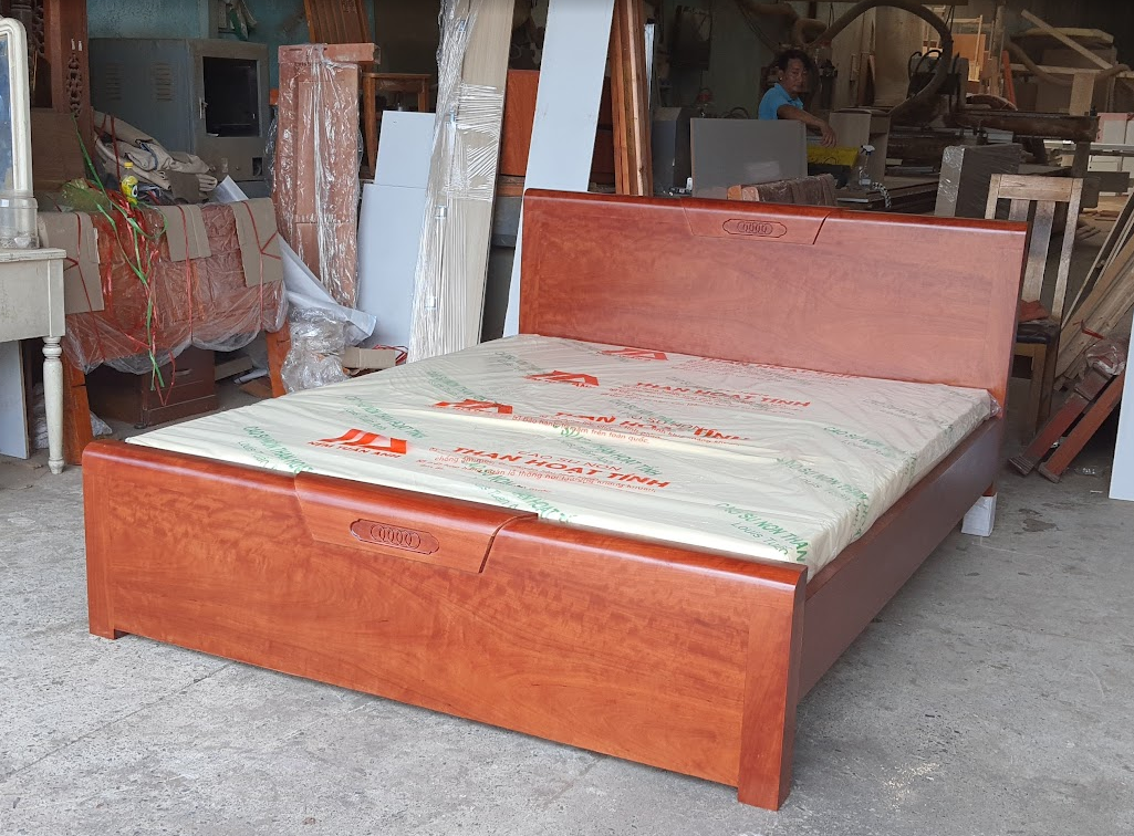 Giường Ngủ Hiện Đại Gỗ Tự Nhiên: Xu Hướng Nội Thất Phòng Ngủ Cao Cấp 2025 10 Giường ngủ hiện đại gỗ tự nhiên