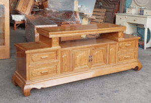 Kệ tivi gỗ tự nhiên giá bao nhiêu?