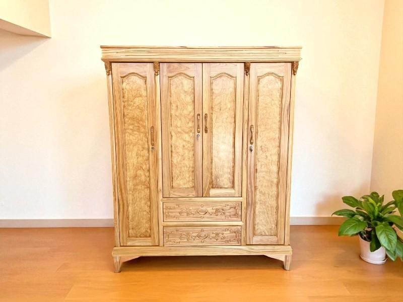 Tủ quần áo gỗ tự nhiên cao cấp hiện đại sang trọng 2 Tủ quần áo gỗ tự nhiên cao cấp hiện đại