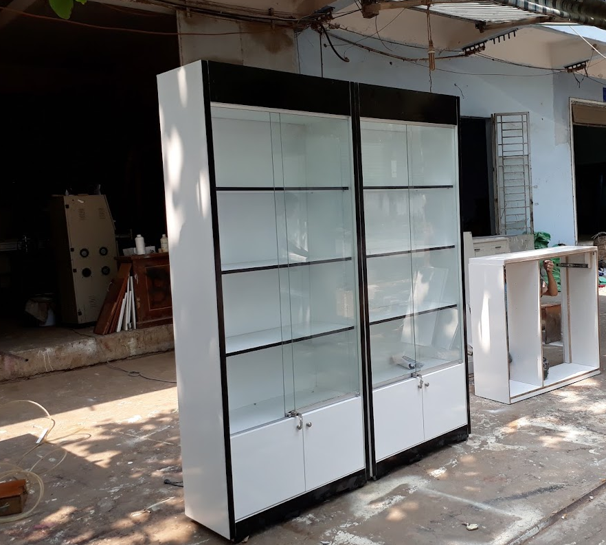 Tủ Trưng Bày Hàng Hoá – Giải Pháp Tối Ưu 13 Tủ trưng bày hàng hoá