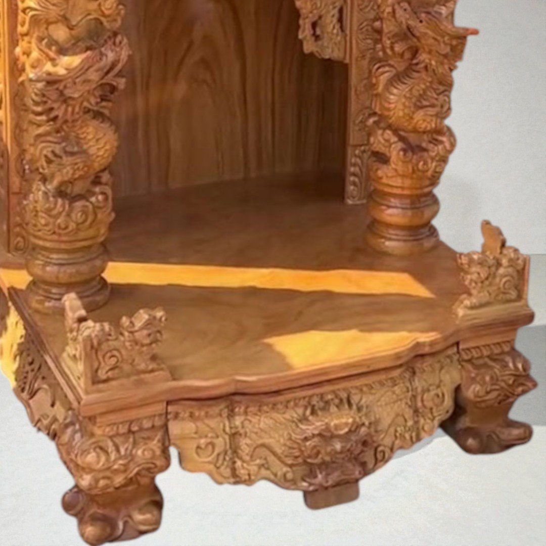 Chi tiết bàn thờ Thần Tài Ông Địa gỗ gõ đỏ chạm khắc tinh xảo