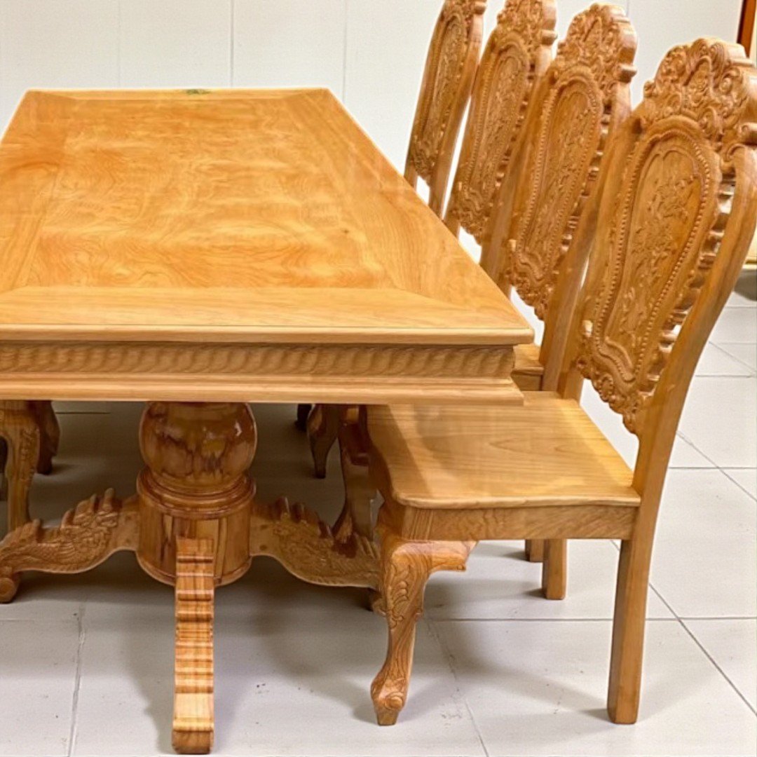 Chi tiết ghế gỗ gõ đỏ cao cấp trong bộ bàn ăn 8 ghế
