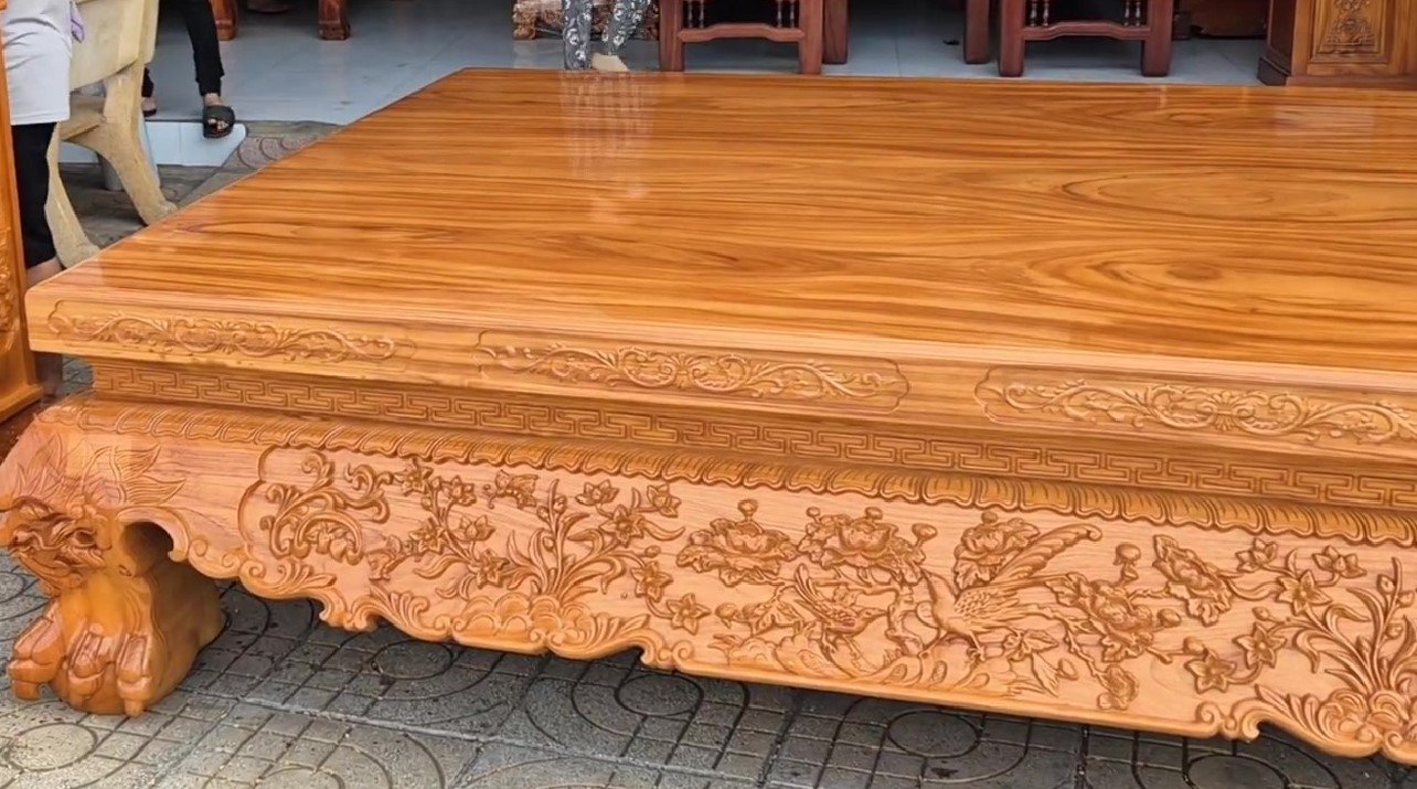 Bộ ván đi văng gỗ gõ đỏ chân quỳ cao cấp MS 3342 9 Chi tiết mặt đi văng gỗ gõ đỏ dày chắc chắn cao cấp