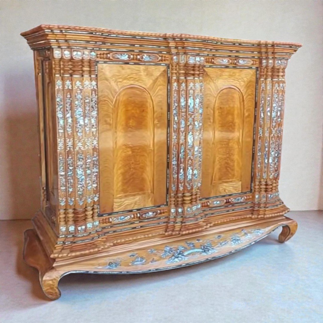 Tủ thờ gỗ gõ đỏ 19 trụ gỗ tự nhiên cao cấp