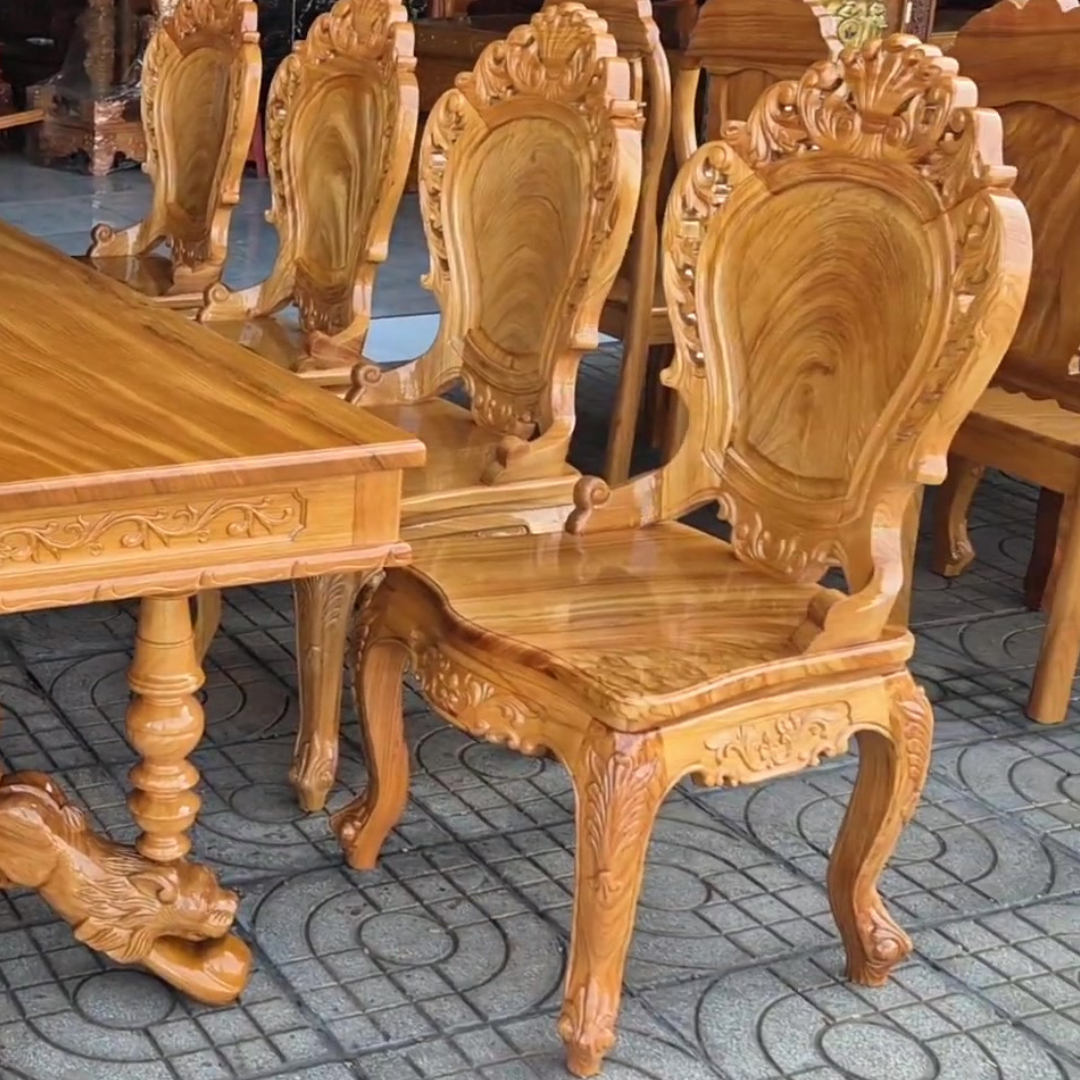 Chi tiết ghế louis chạm khắc tinh xảo