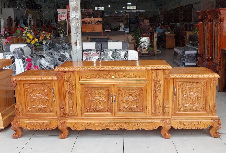 Kệ tivi gỗ tự nhiên mẫu hoàng gia