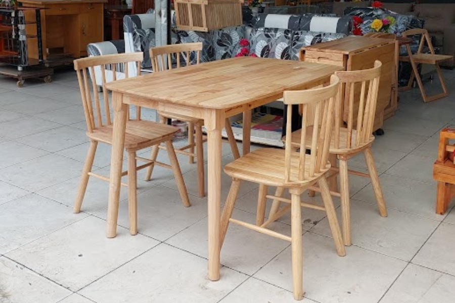 Bàn ăn gỗ cao su 4 ghế