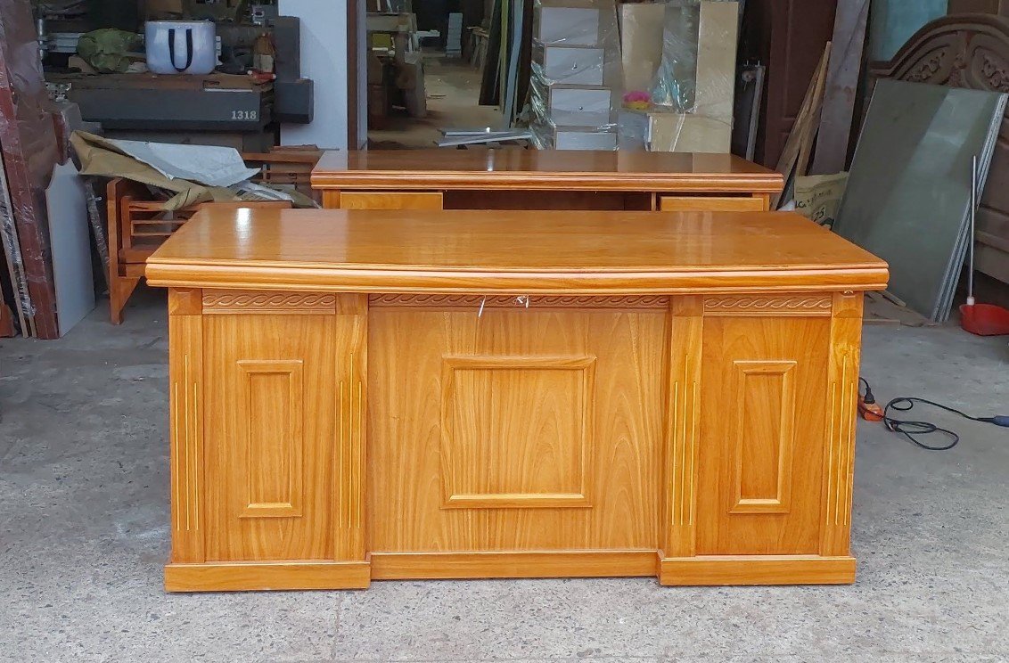 Bàn gỗ làm việc tại nhà đẹp thiết kế hiện đại chắc chắn