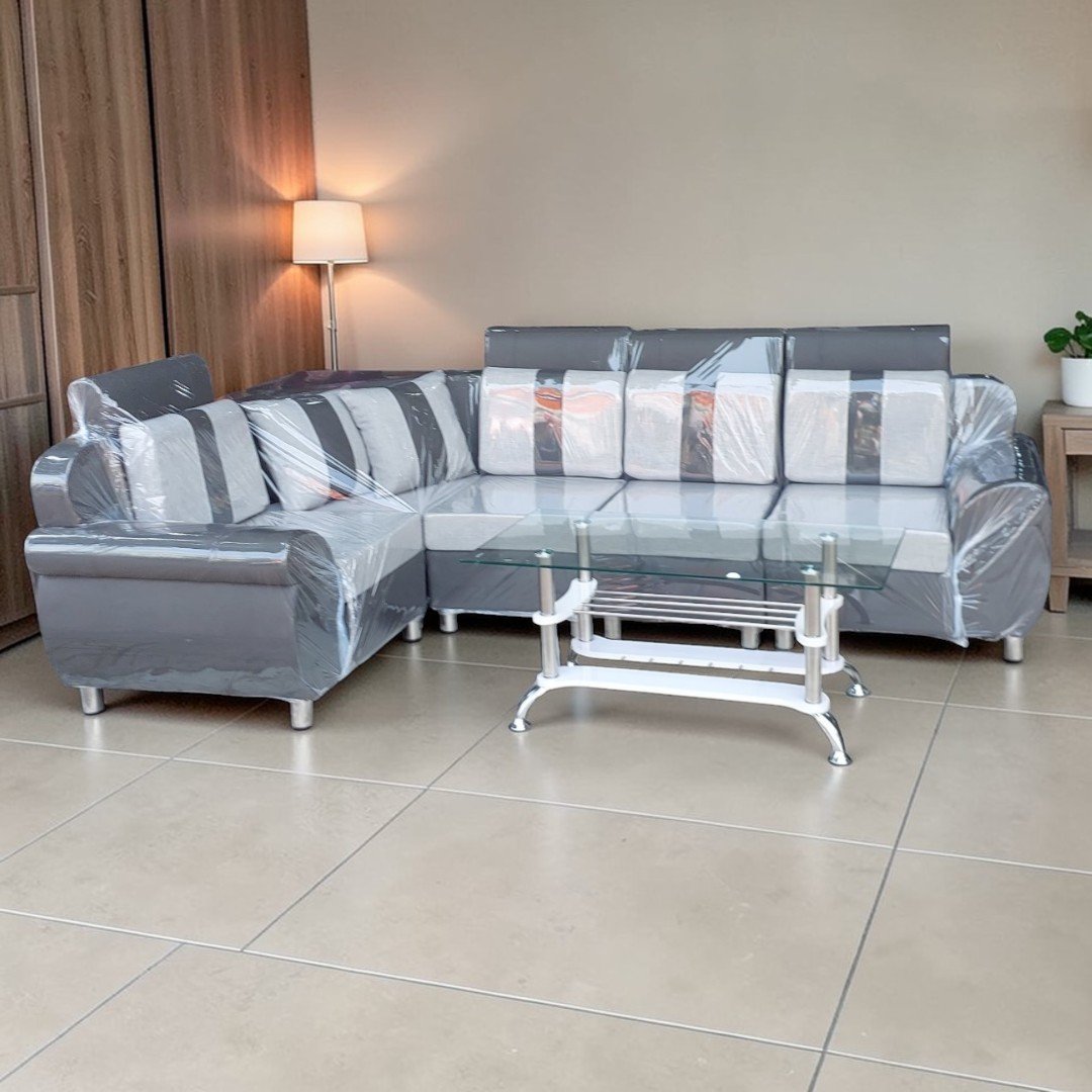 Sofa phòng khách hiện đại khung gỗ bọc nệm simily cao cấp