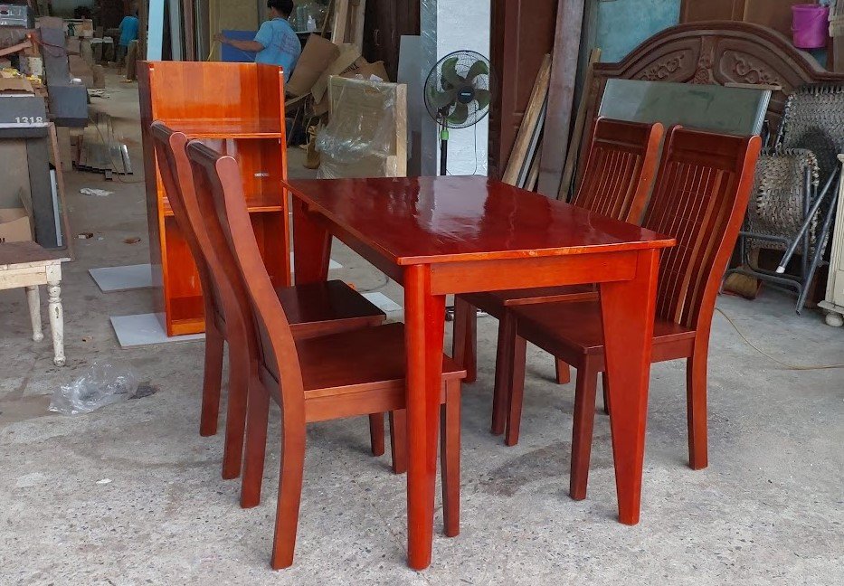 Bàn Ăn Gỗ Tự Nhiên