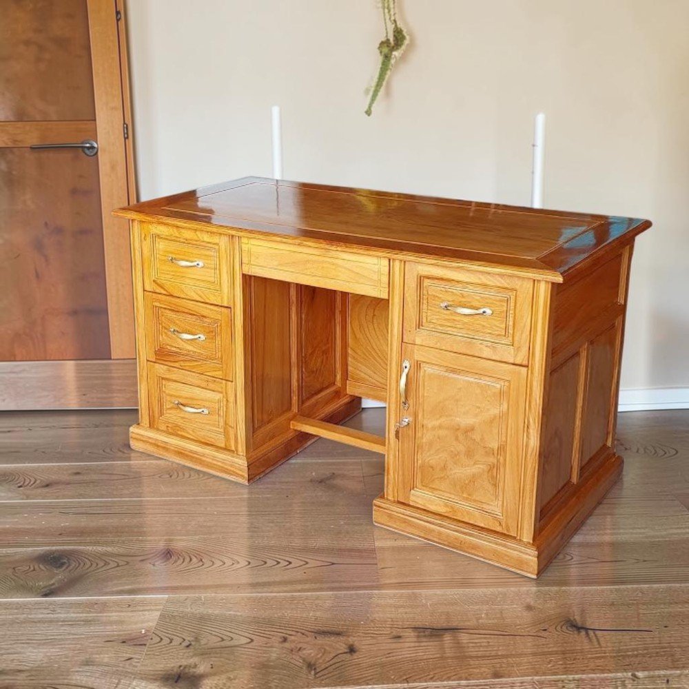  Bàn Lãnh Đạo Hiện Đại