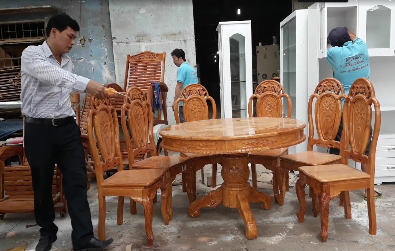 Bàn ăn gỗ tự nhiên