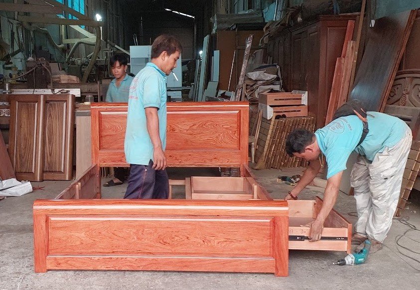 Giường ngủ gỗ tự nhiên