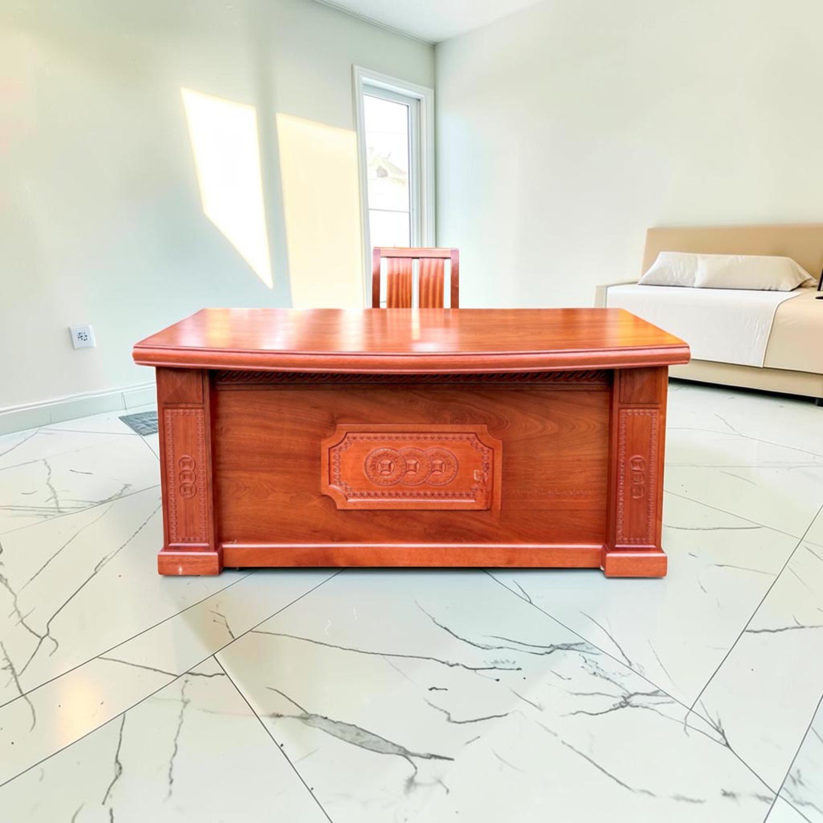 Mẫu bàn làm việc giám đốc gỗ sồi hiện đại