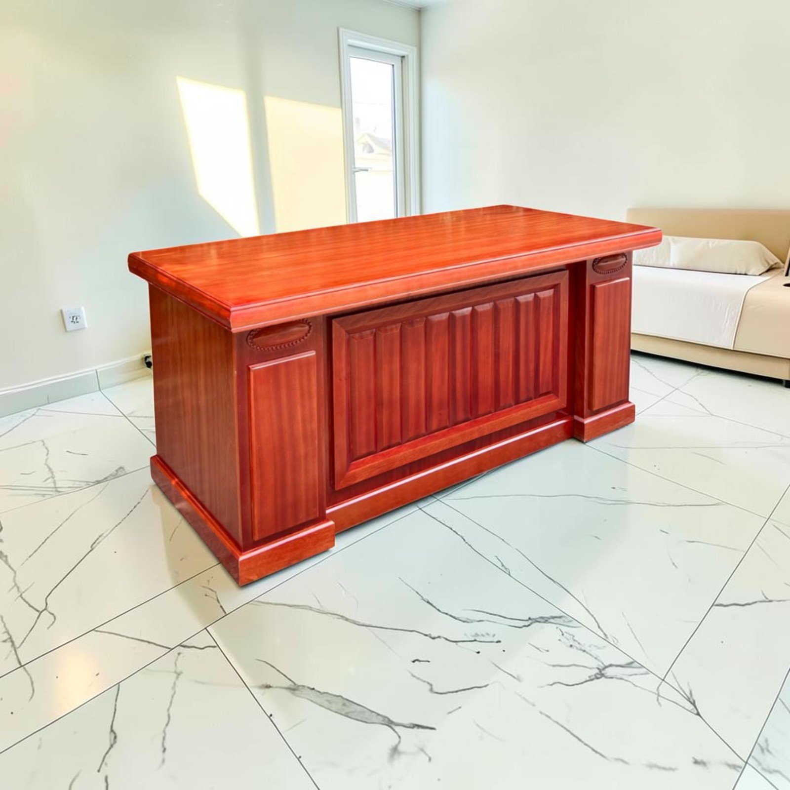 Mẫu bàn làm việc giám đốc gỗ sồi hiện đại