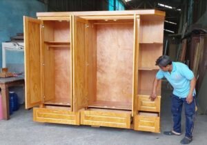 Mẫu tủ quần áo gỗ tự nhiên