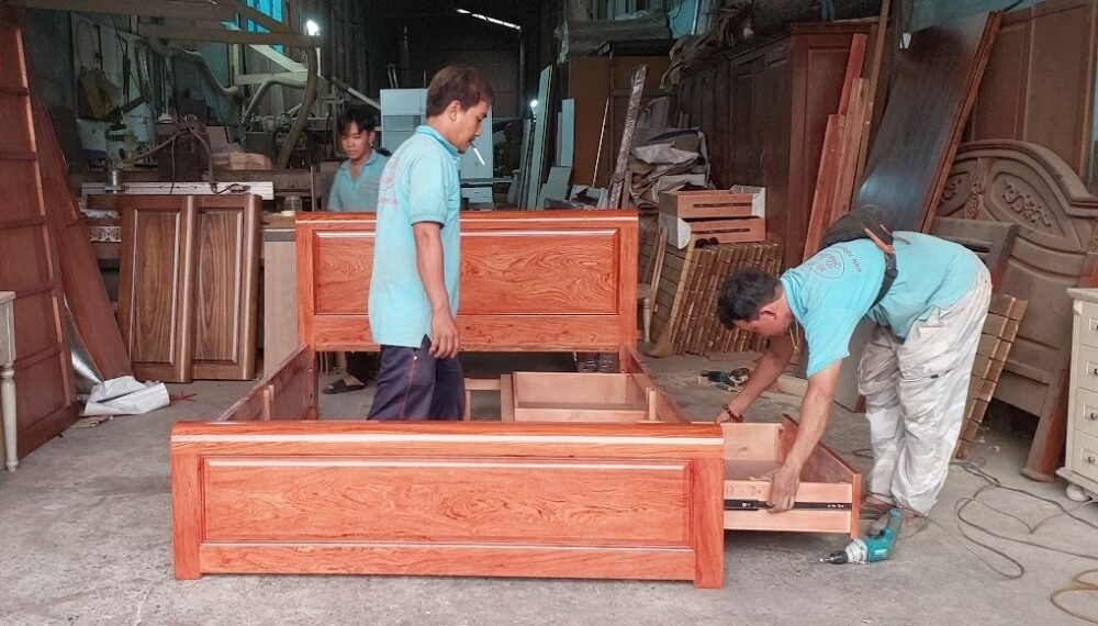 Giường Ngủ Gỗ Gõ Đỏ tại xưởng mộc Thái Bình