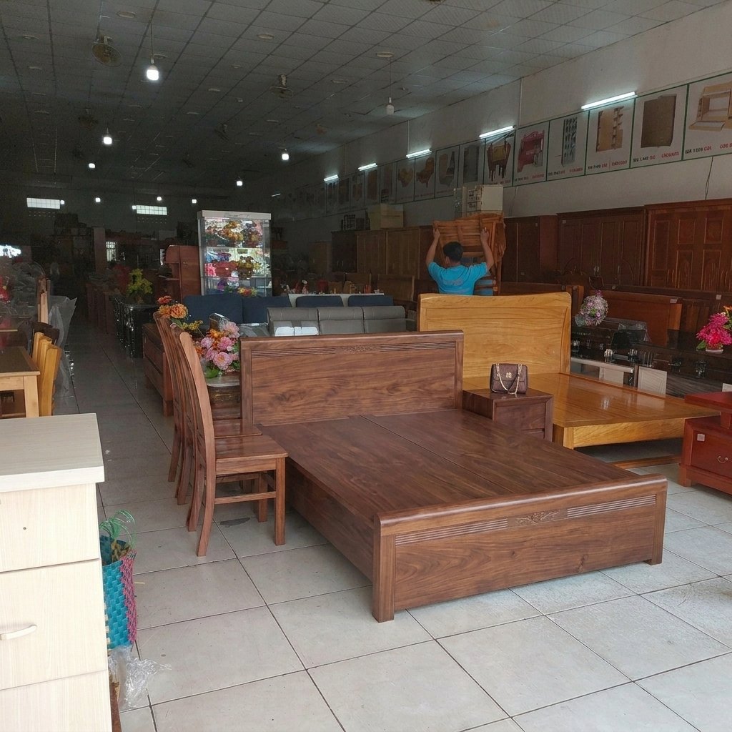 Giường ngủ sơn màu óc chó sang trọng