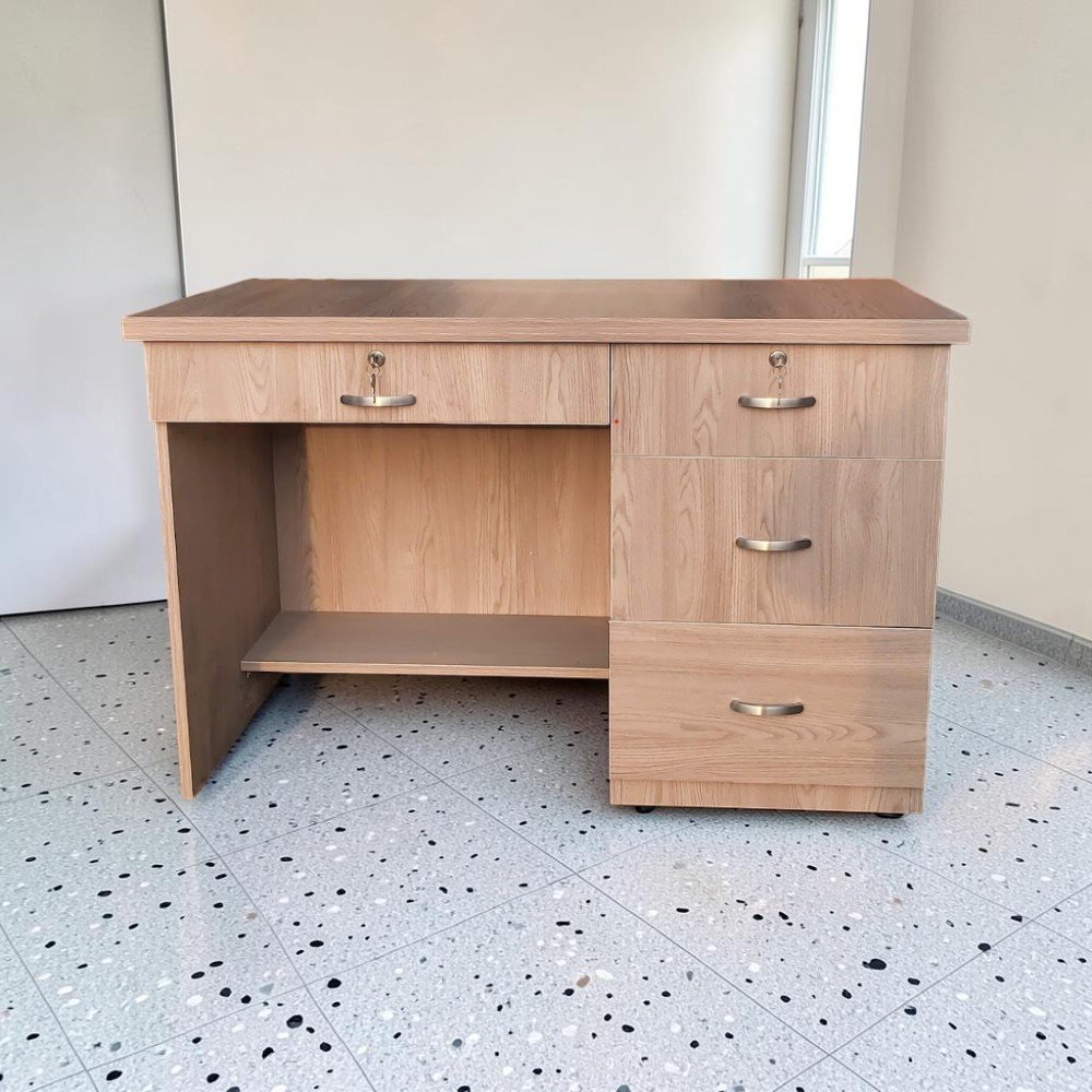 Bàn Làm Việc Lãnh Đạo Tại TPHCM: Sự Đầu Tư Thông Minh Cho Doanh Nghiệp Mẫu Bàn Giám Đốc Đẹp