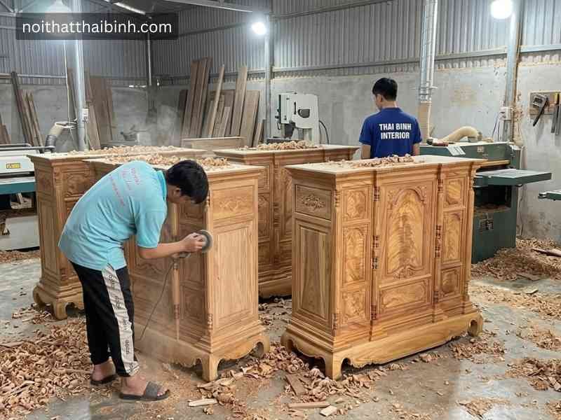 Tủ thờ gỗ gõ đỏ tại xưởng mộc nội thất Thái Bình