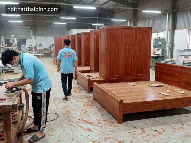 Bộ phòng ngủ gỗ tự nhiên tại xưởng mộc