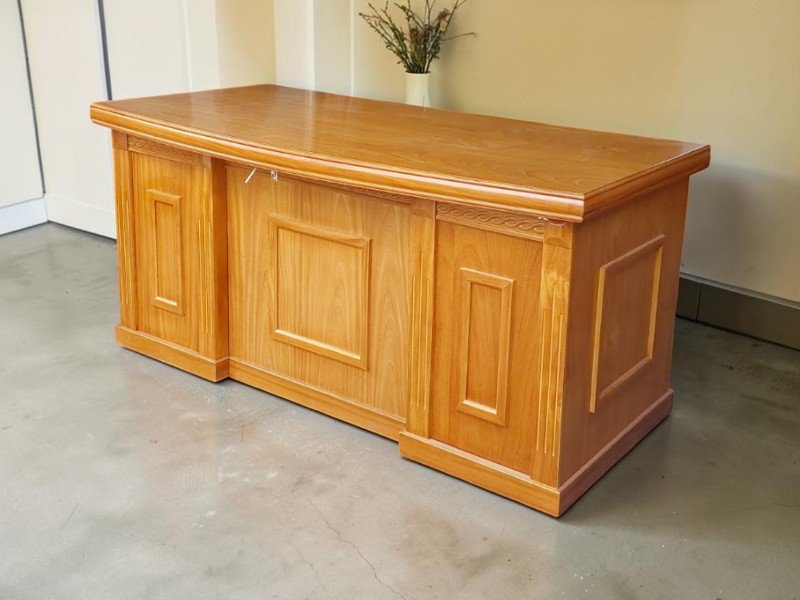 Bán bàn làm việc giá rẻ tại HCM gỗ tự nhiên