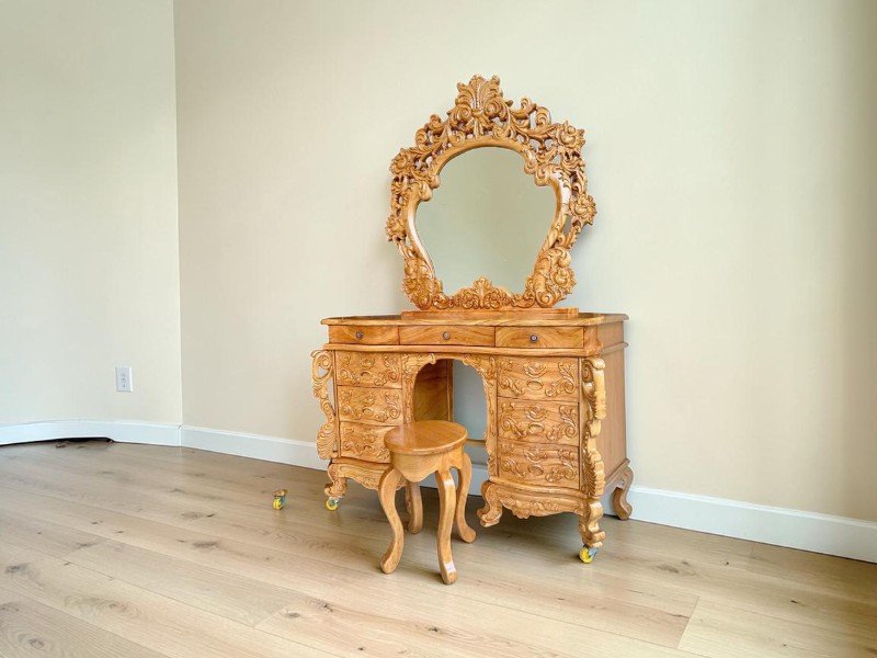 Chọn bàn trang điểm có đèn gương cho studio ảnh cưới