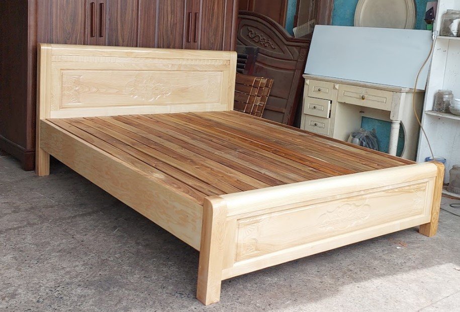 Giường gỗ sồi Nga
