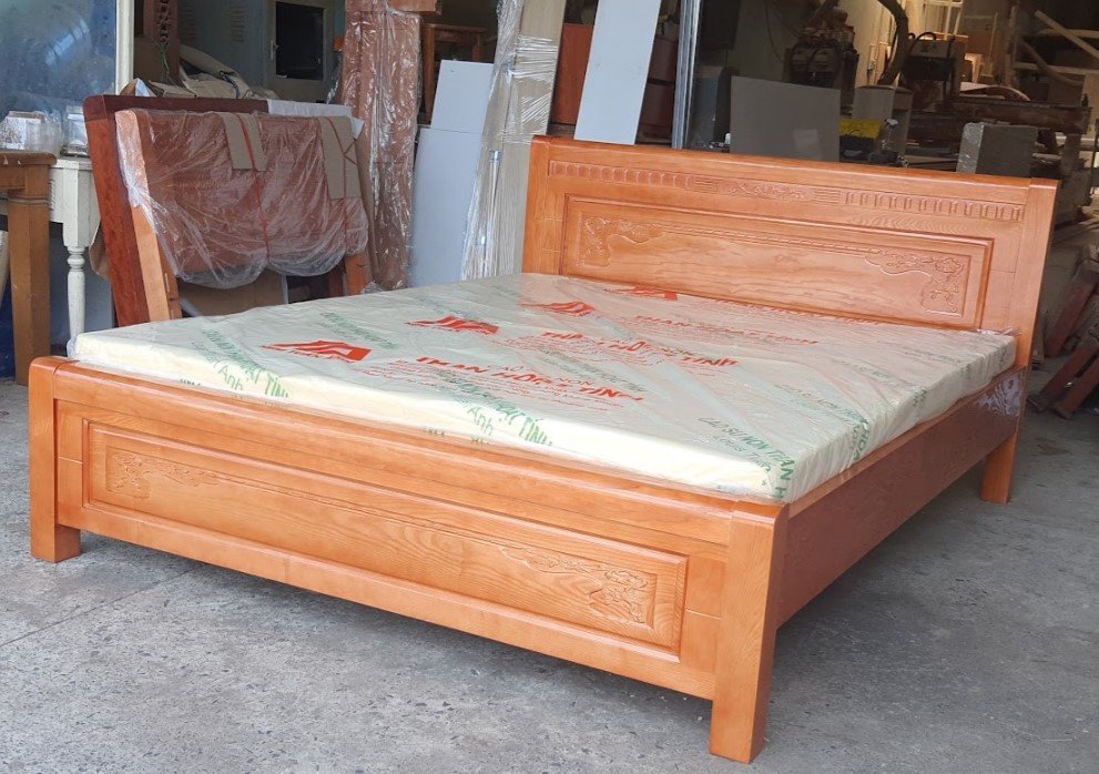 Giường gỗ xoan đào