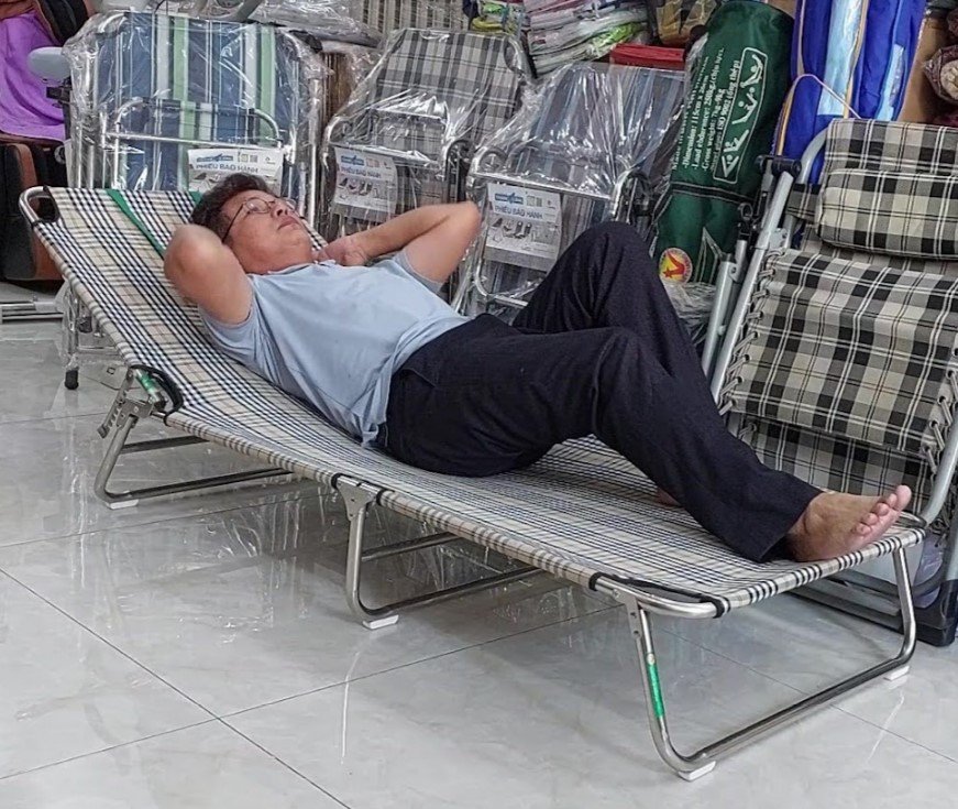 Giường xếp Duy lợi gấp gọn nằm ngủ