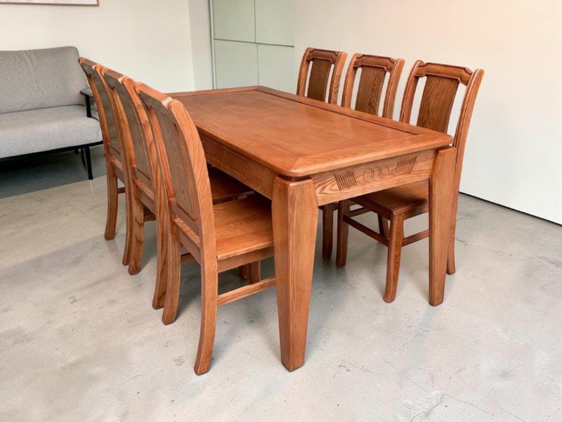 5 lời khuyên mua bàn ăn gỗ tiết kiệm chi phí Bàn ăn gỗ được kiểm tra kỹ trước khi mua, liên quan đến phần lưu ý mua hàng thanh lý