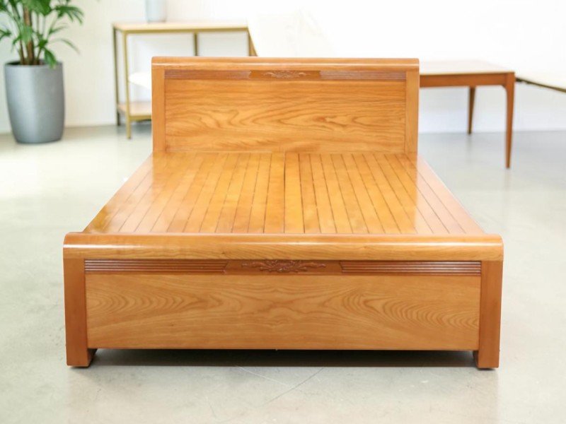 giường gỗ sồi nga 1m6 tại TPHCM