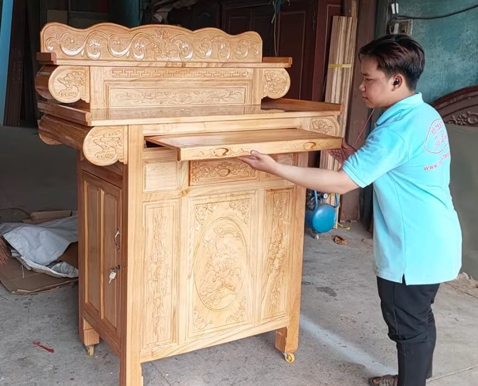 Bàn thờ gỗ gõ đỏ hiện đại MS 3233 Kích thước bàn thờ gỗ gõ đỏ phù hợp nhà phố