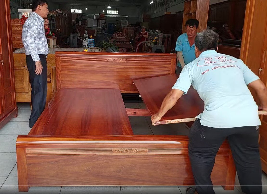 Giường gỗ kiểu dạt phản MS 3456 Kết cấu chân đế liền khối của giường dạt phản