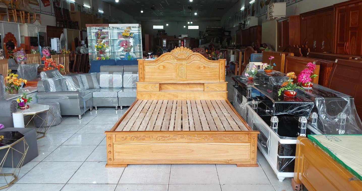 Giường ngủ gỗ gõ đỏ mẫu quạt MS 3097 Mặt đầu giường gõ đỏ chạm hoa văn mẫu quạt tinh xảo