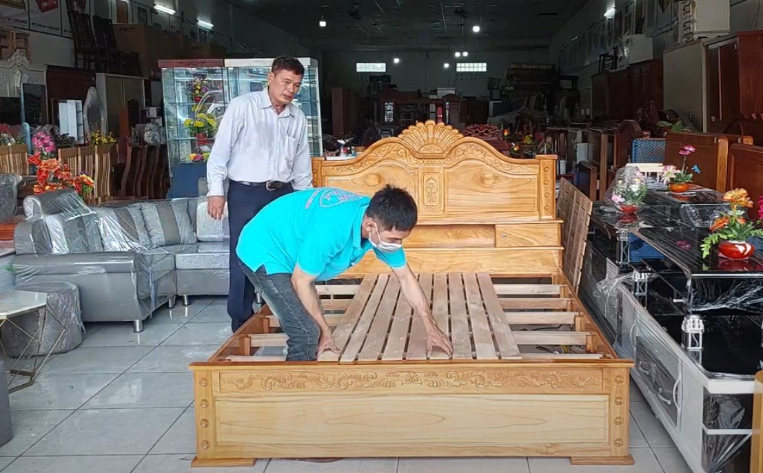 Giường ngủ gỗ gõ đỏ mẫu quạt MS 3097 Không gian phòng ngủ với giường gỗ gõ đỏ mẫu quạt 1m8