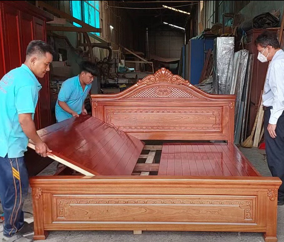 Mẫu giường ngủ gỗ đẹp sang trọng gỗ xoan đào MS 3472